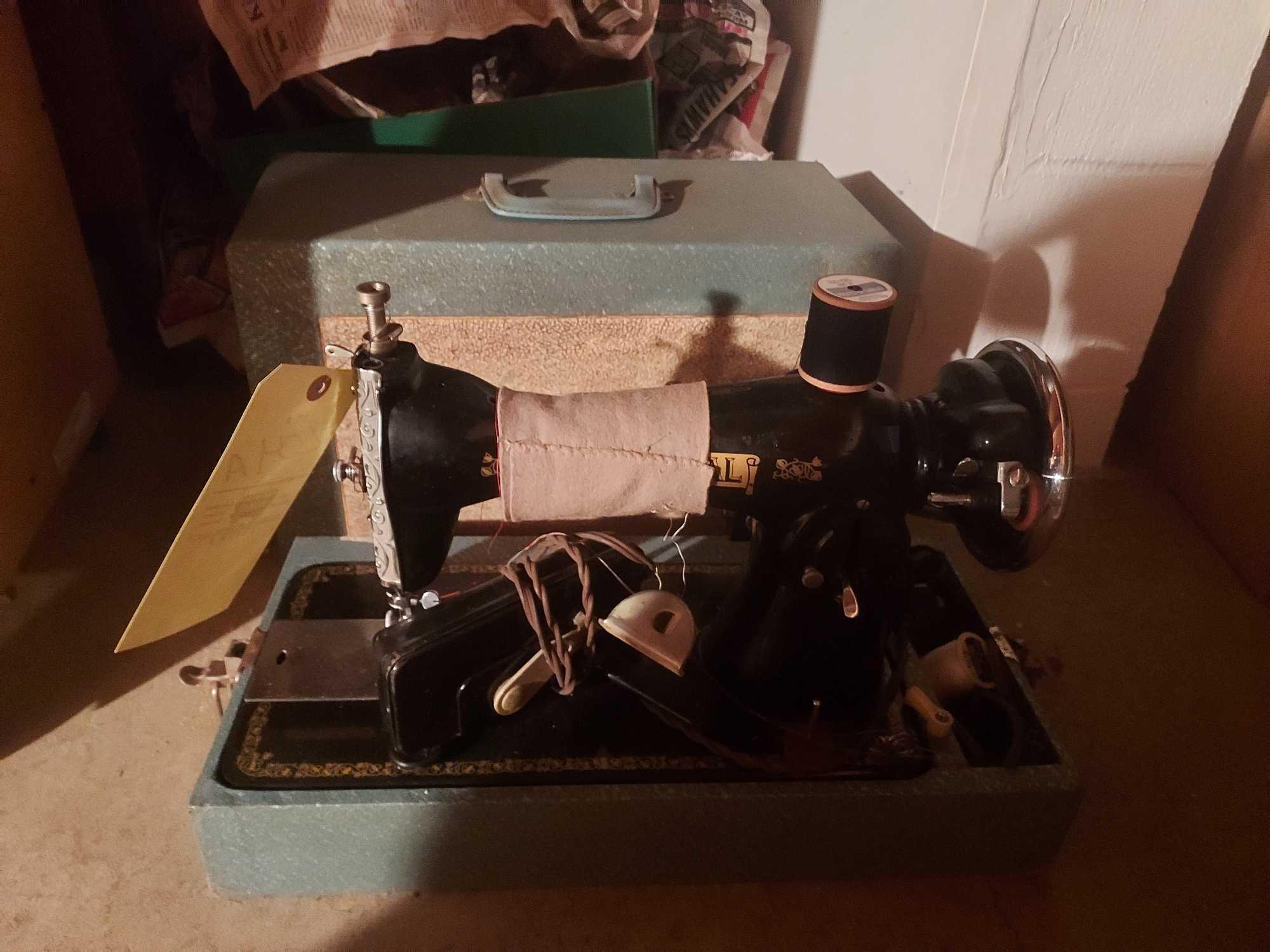 Sold at Auction vtg singer baby serger sewing machine, Singer Serger