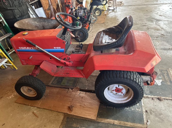 Gravely 8122 tractor with belly mower