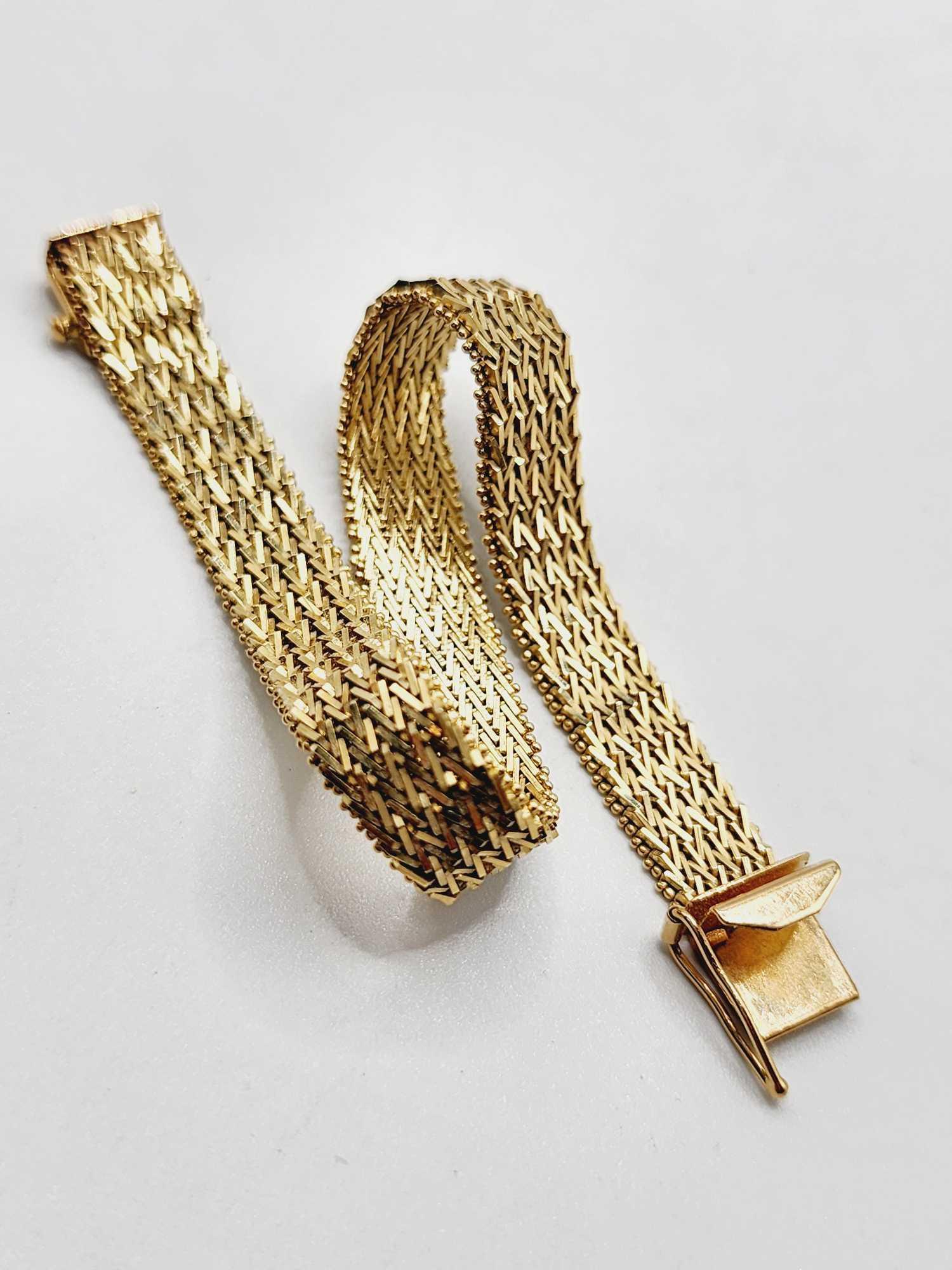Sold at Auction: 14k Italian Gold Mesh Necklace