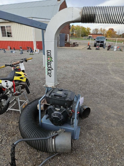 Monster blower vac, 18hp, runs, new battery