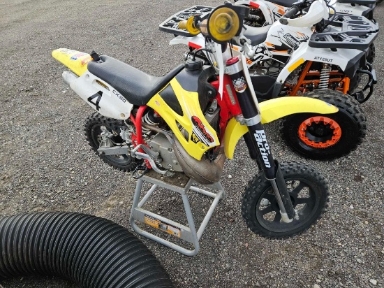 CX50 dirtbike with stand, runs