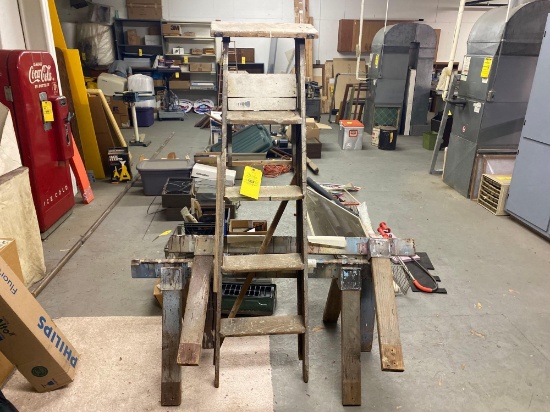 SawHorses & Ladder