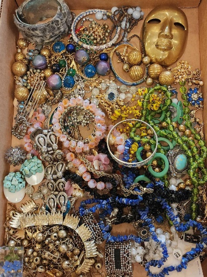 Box full of nice vintage costume jewelry, beads & rhinestones | Online ...