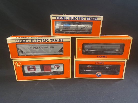 (5) Lionel Freight Cars