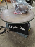 Delta oscillating spindle sander