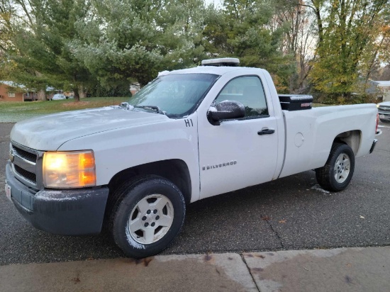 2007 Chevrolet Silverado 137,178 miles runs good, tailgate won't shut