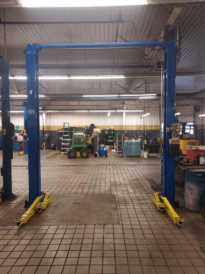RL Consolidated Co. 10,000 Lb. Capacity 11 Foot Automotive Lift