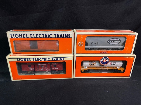 (4) Lionel Assorted Box Cars, Bay Hopper, Caboose