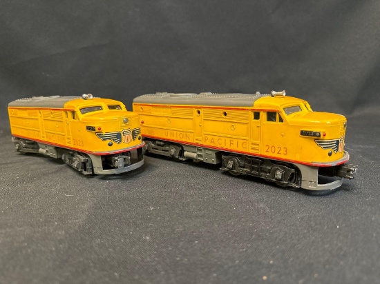 Lionel No. 2023 AA Diesel Engines Union Pacific, power & non-powered