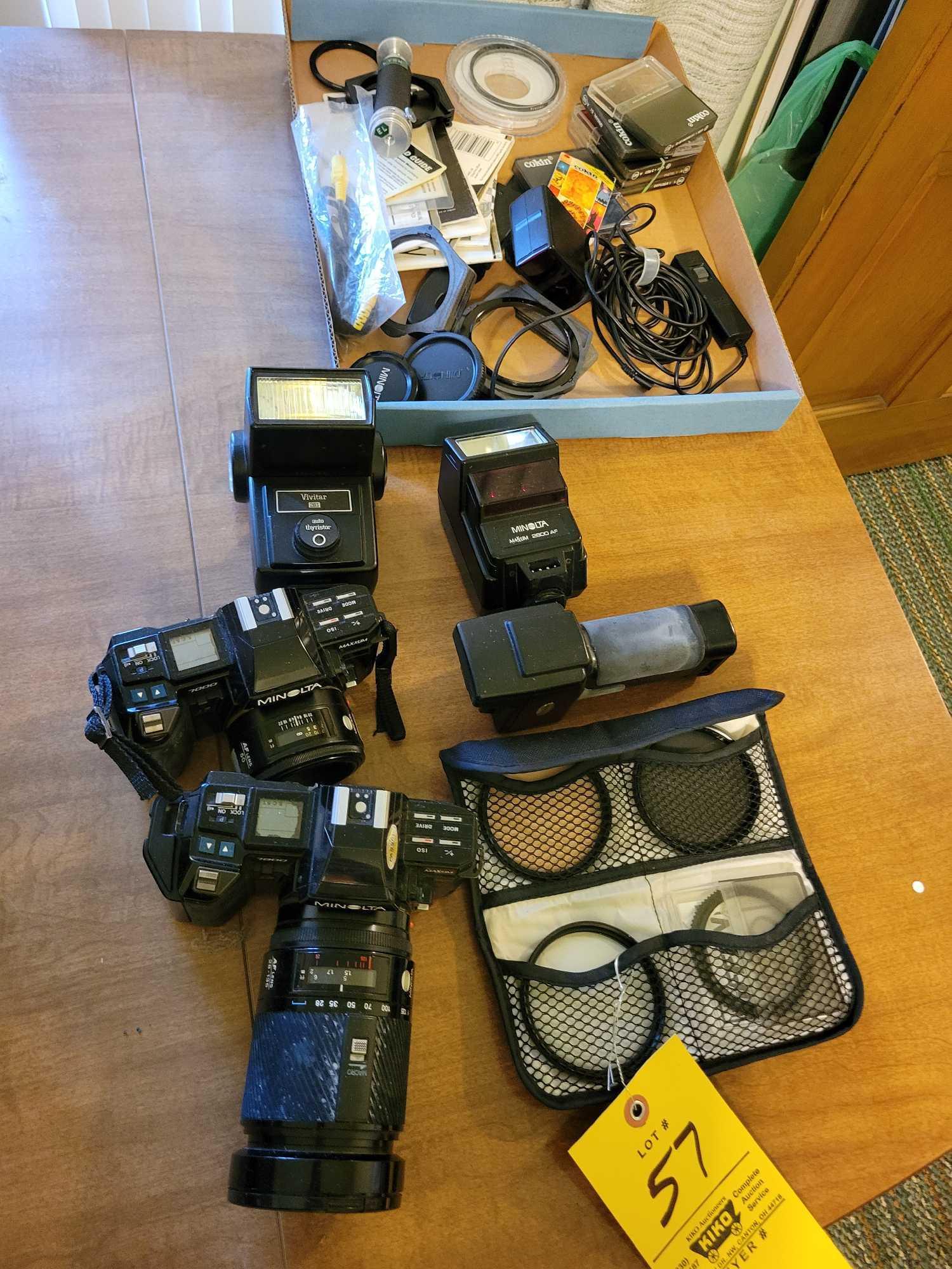 Minolta cameras, Flash, Lense covers, and more | Proxibid