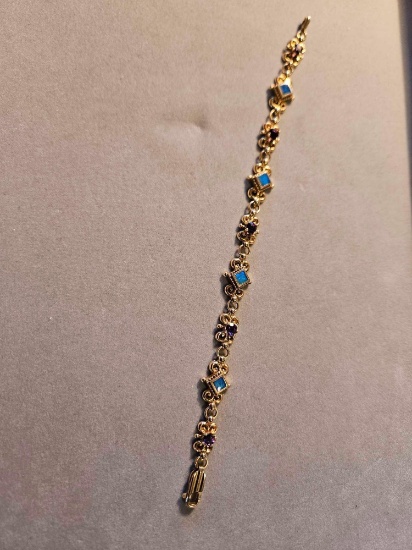 Lady's 14k yellow gold bracelet