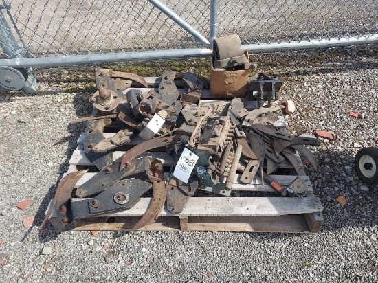 Pallet of blades, hydraulic components, casters