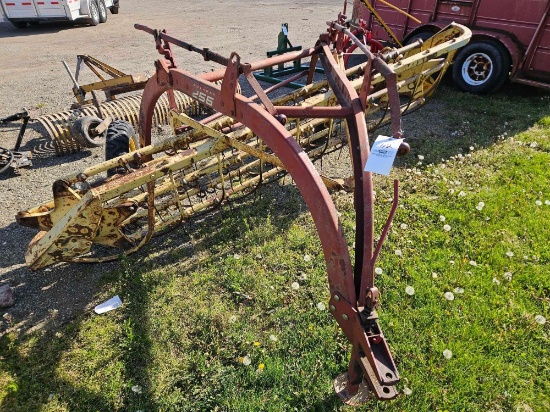 NH 256 rollabar rake, needs work