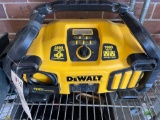 DeWalt portable power unit. 1000 watt