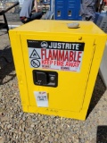 Flammable cabinet