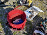Tool bucket, Hardware