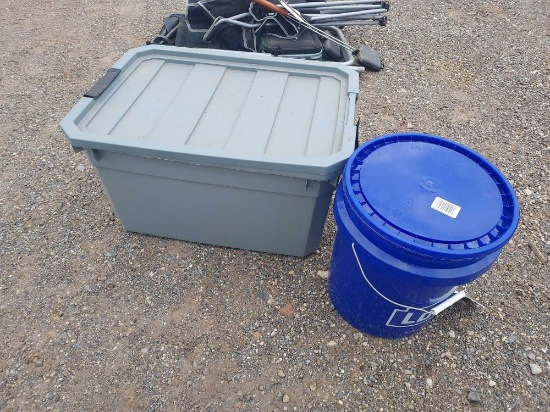 Plastic bucket and tote full of Sanding items.