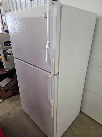 Kenmore refrigerator, works