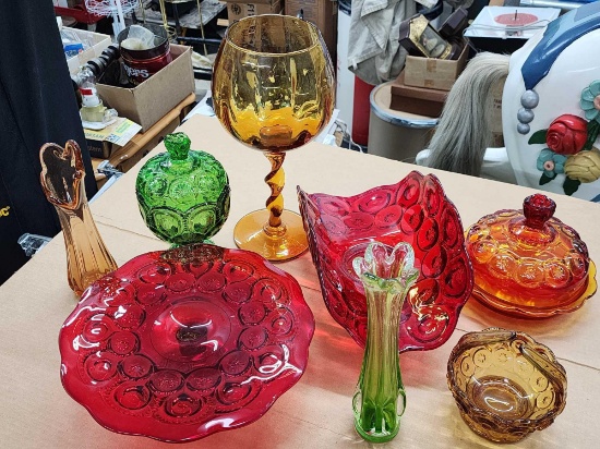 Vintage collectible glass lot: vases, some LE Smith