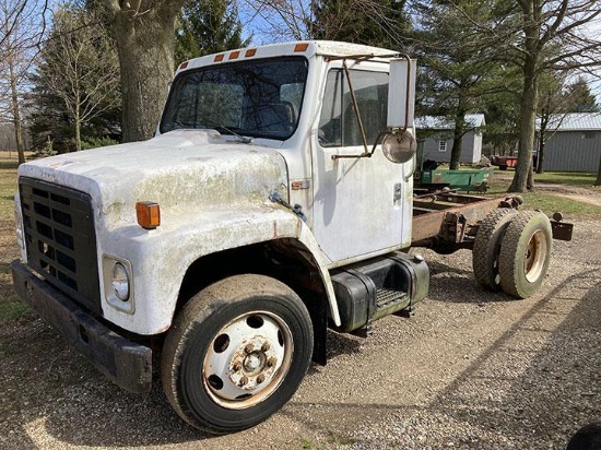 1985 International S1600 5 sp truck and chassis 6.9 diesel 137,000 miles