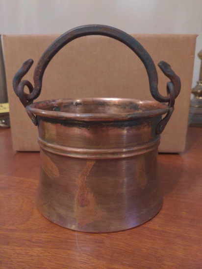 Copper pot with cast iron handle