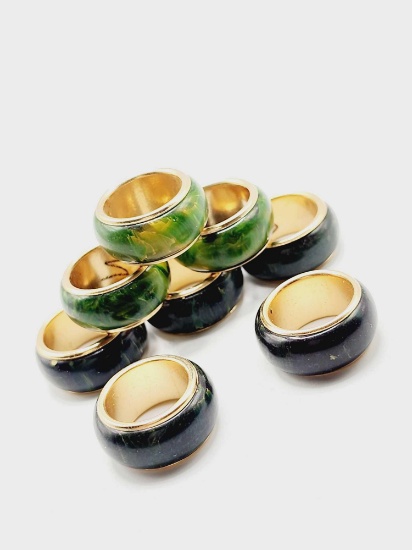 (8) vintage Bakelite rings