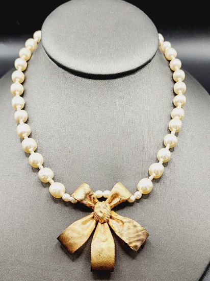 Vintage 1950s Miriam Haskell bow & faux pearl necklace