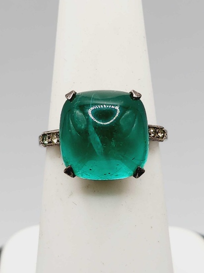 Vintage Art Deco 1930s sugarloaf emerald glass ring, size 5.5
