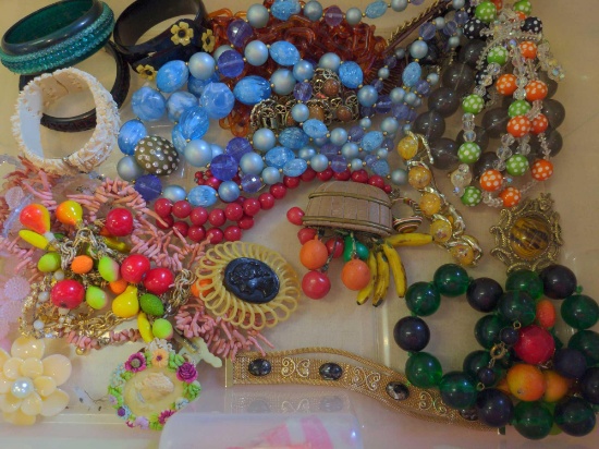 Vintage Costume Jewelry Bracelet Necklaces Brooches lot
