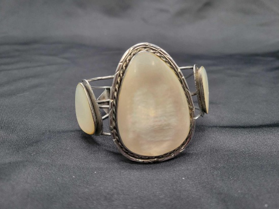 Vintage Native American yellow shell silver bracelet