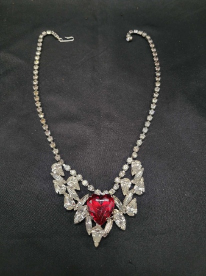 Beautiful sweetheart rhinestone necklace unsigned