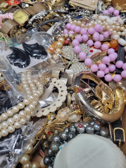 Large lot of costume jewelry, earrings, bracelets and morw