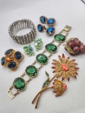 Vintage costume jewelry lot: pins, earrings, bracelets