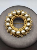 Vintage 1940s Miriam Haskell faux pearl pin