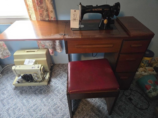 Singer Sewing Machine w/ Sewing Stand and Stool