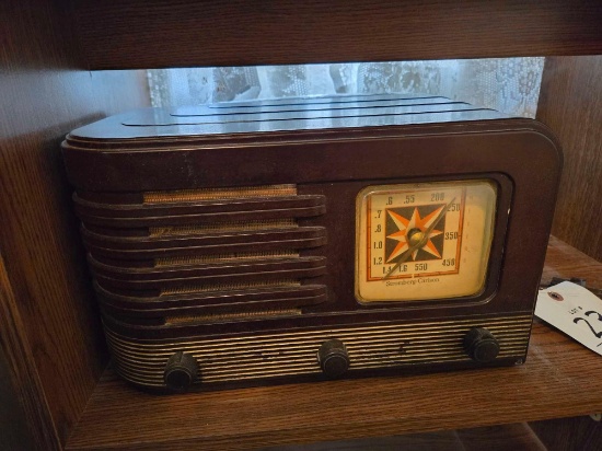 Stromberg Carlson Radio w/ Bakelite Case