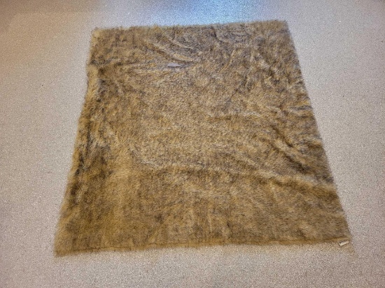Veratex faux fur blanket/throw