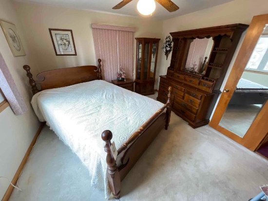 3pc Queen Bedroom Suite with Mattress and Linen