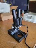 Parco model PJ20B microscope