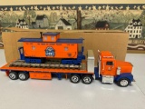 Lionel TMT 18405 flatbed truck with caboose
