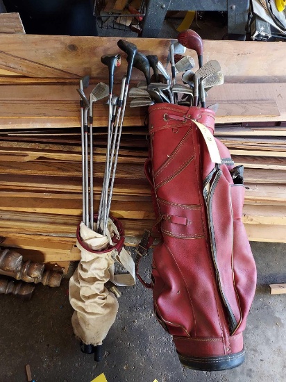 2 Golf Bags w/ Golf Clubs