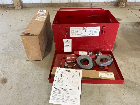 Reed hot tapping machine with accessories