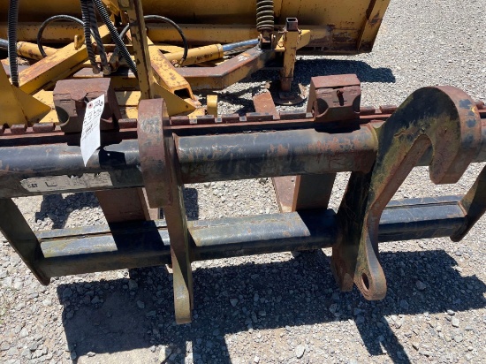 set of pallet forks for cat 930 G wheel loader