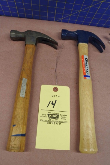 2 Claw hammers Grayvik and Stanley