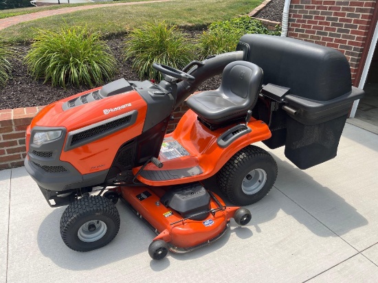 HUSQVARNA YTH 24V54 Mower