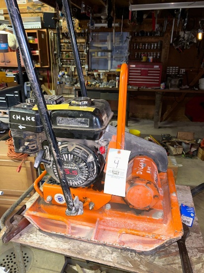 Makasa Tamper MVC77 tamper with Honda 5.5, Runs