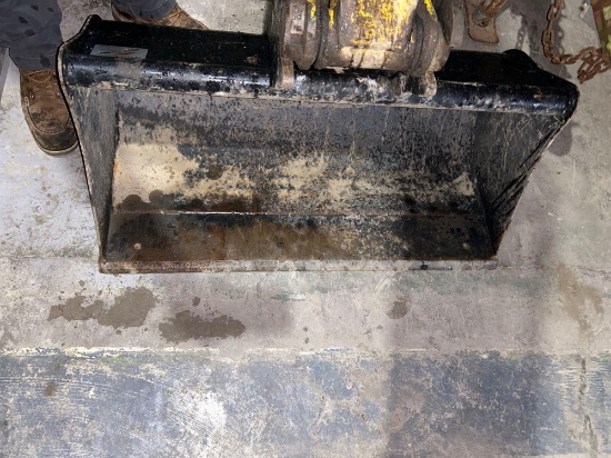 3ft smooth ditch bucket