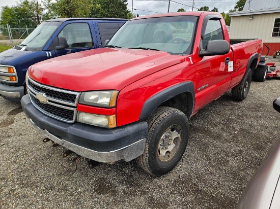 2006 Chevy 2500HD pickup, runs