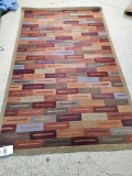 Contemporary area rug, 5 x 8ft