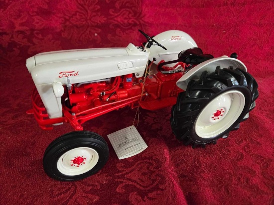 The Ford 1953 Jubilee Tractor 1/12